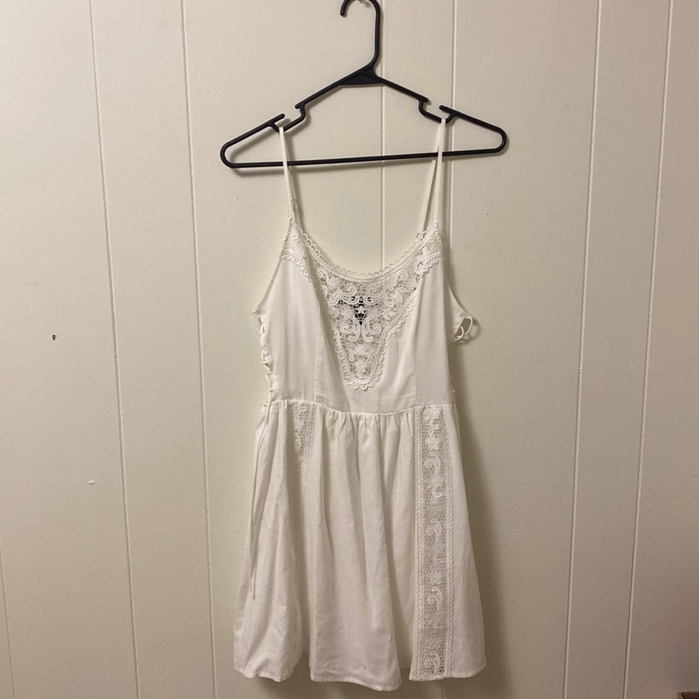White lace dress size M